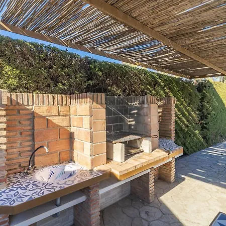 Cubo's River Side House