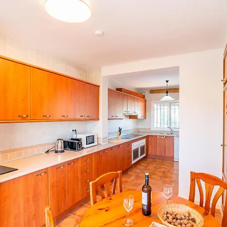 Cubo's River Side House Tatil Evi